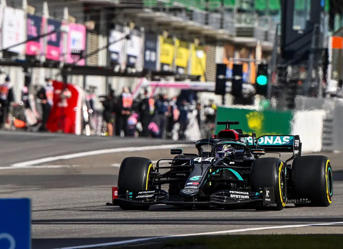 F1, GP Eifel 2020: pole per Bottas. Quarto Leclerc (3)
