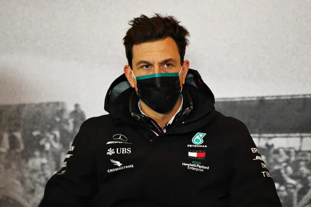 F1, GP Eifel 2020: Hamilton vince ed eguaglia Schumacher (3)