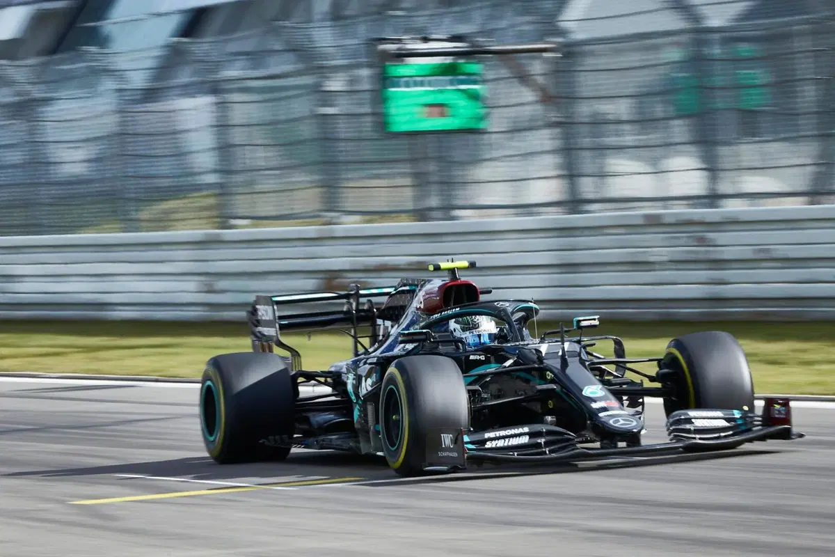 F1, GP Eifel 2020: Hamilton vince ed eguaglia Schumacher (18)