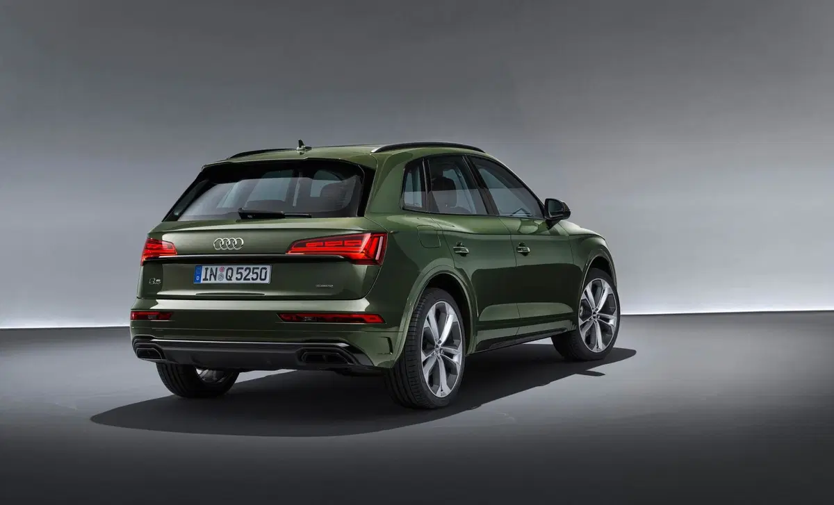 Audi Q5 50 TFSI e quattro S tronic Business (6)