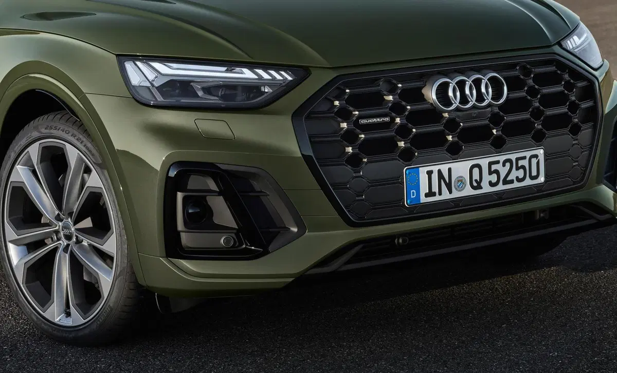 Audi Q5 50 TFSI e quattro S tronic Business (24)