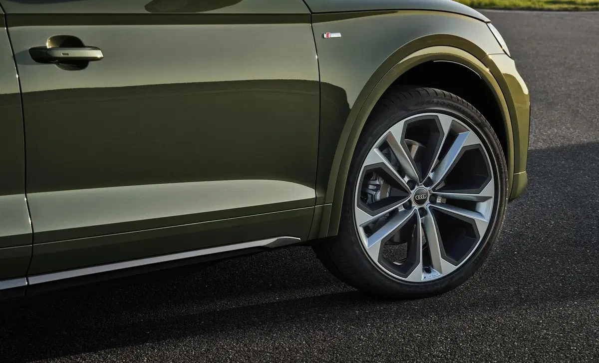 Audi Q5 50 TFSI e quattro S tronic Business (25)