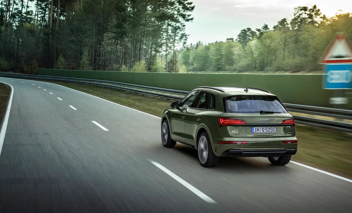 Audi Q5 50 TFSI e quattro S tronic Business (12)