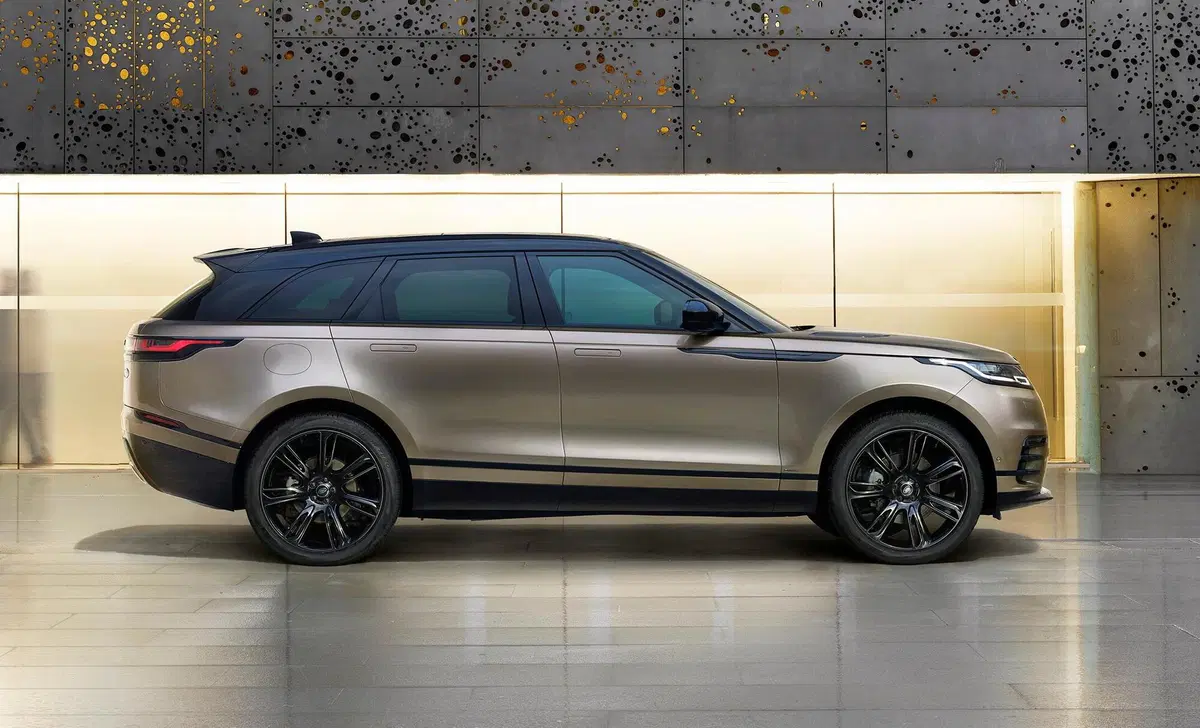 Land Rover Range Rover Velar 3.0D V6 275 CV R-Dynamic SE (2)