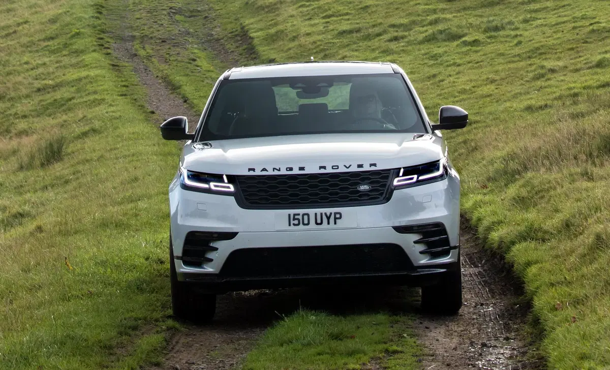 Land Rover Range Rover Velar 3.0D V6 275 CV R-Dynamic SE (3)