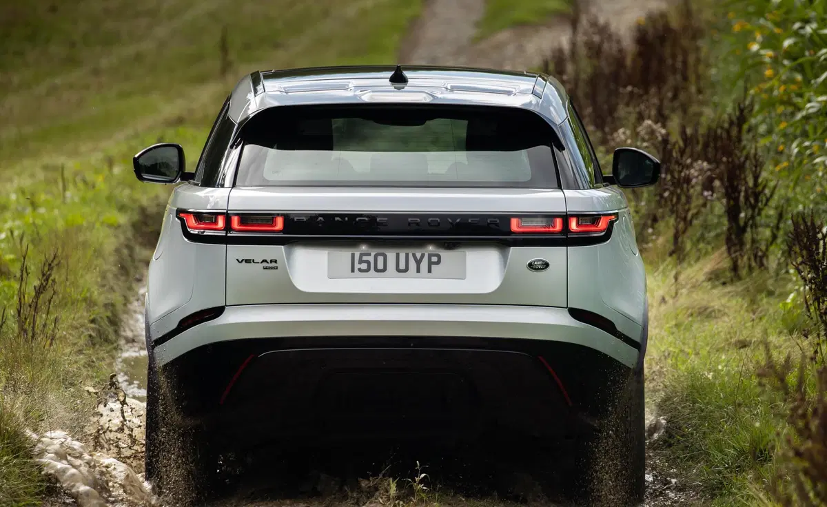 Land Rover Range Rover Velar 3.0D V6 275 CV R-Dynamic SE (5)