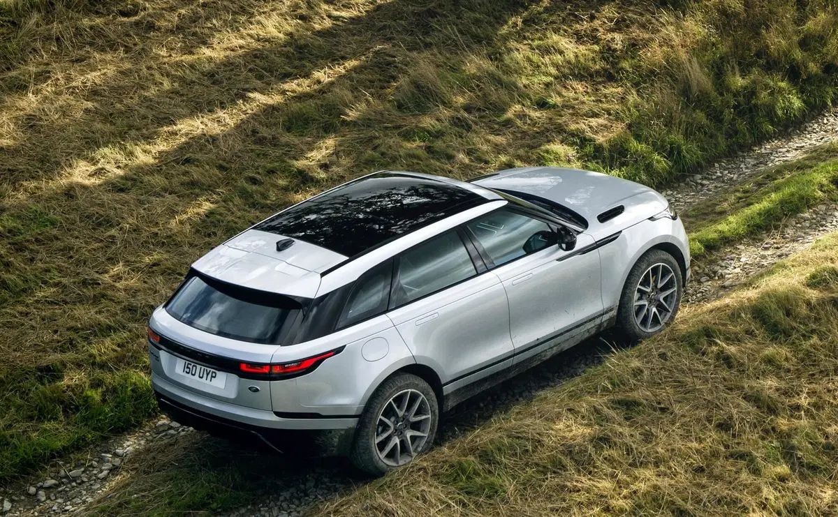 Land Rover Range Rover Velar 3.0D V6 275 CV R-Dynamic SE (6)