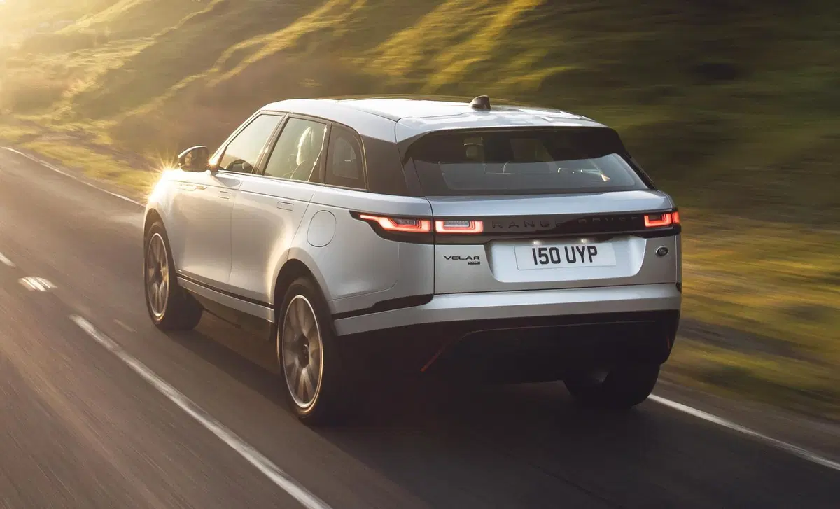 Land Rover Range Rover Velar 3.0D V6 275 CV R-Dynamic SE (7)