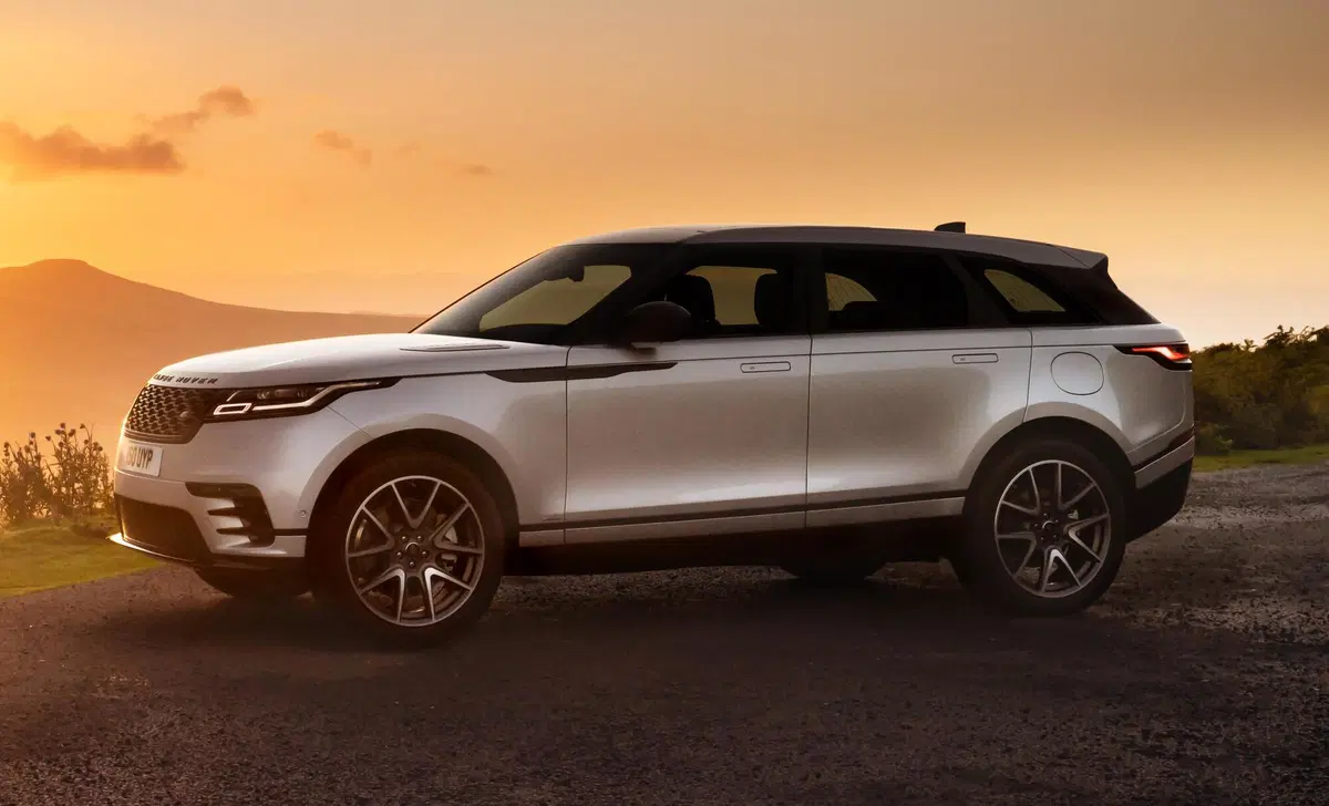 Land Rover Range Rover Velar 3.0D V6 275 CV R-Dynamic SE (8)