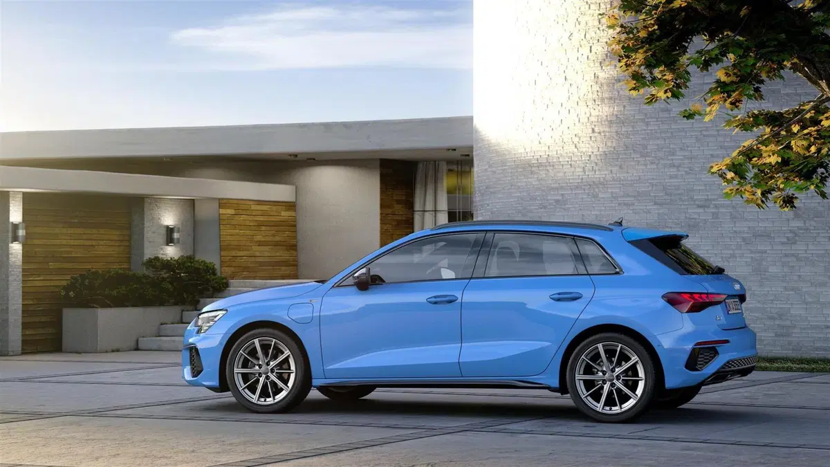 Audi A3 Sportback TFSI e: quanto costa la versione ibrida plug-in (8)