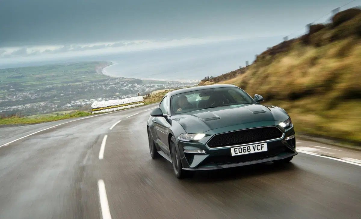 Ford Mustang Coupé Fastback 2.3 EcoBoost (3)