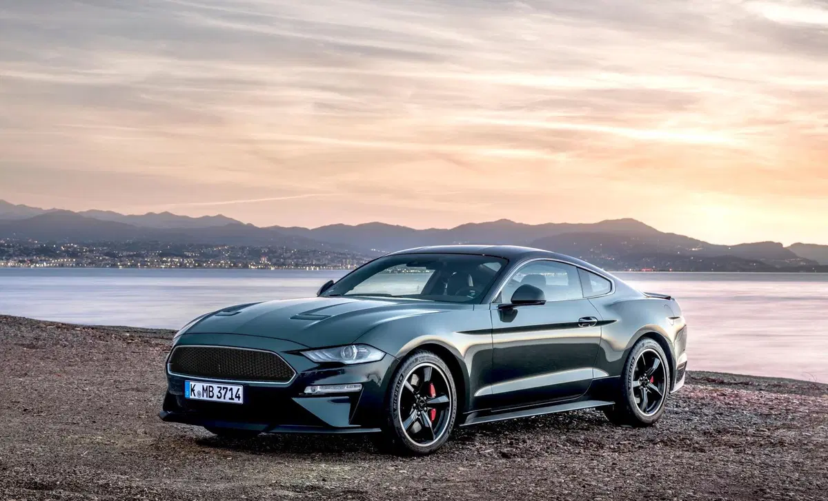 Ford Mustang Coupé Fastback 2.3 EcoBoost (7)