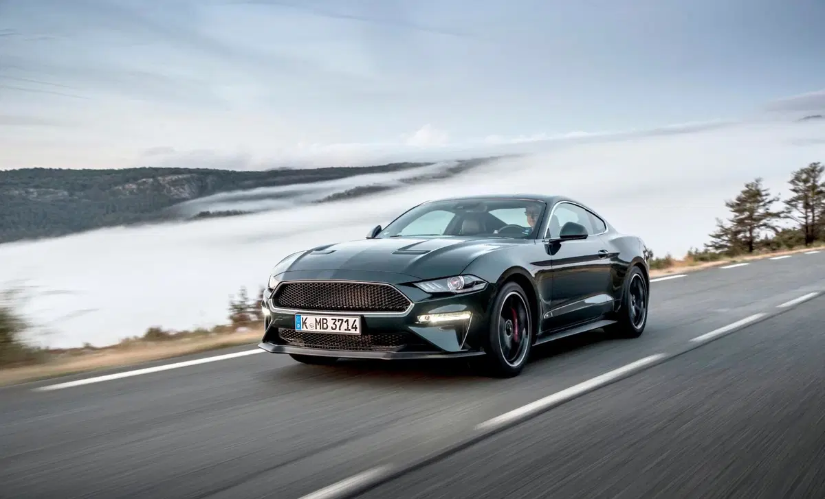 Ford Mustang Coupé Fastback 2.3 EcoBoost (9)