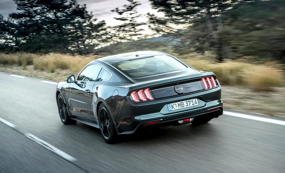 Ford Mustang Coupé Fastback 2.3 EcoBoost (20)