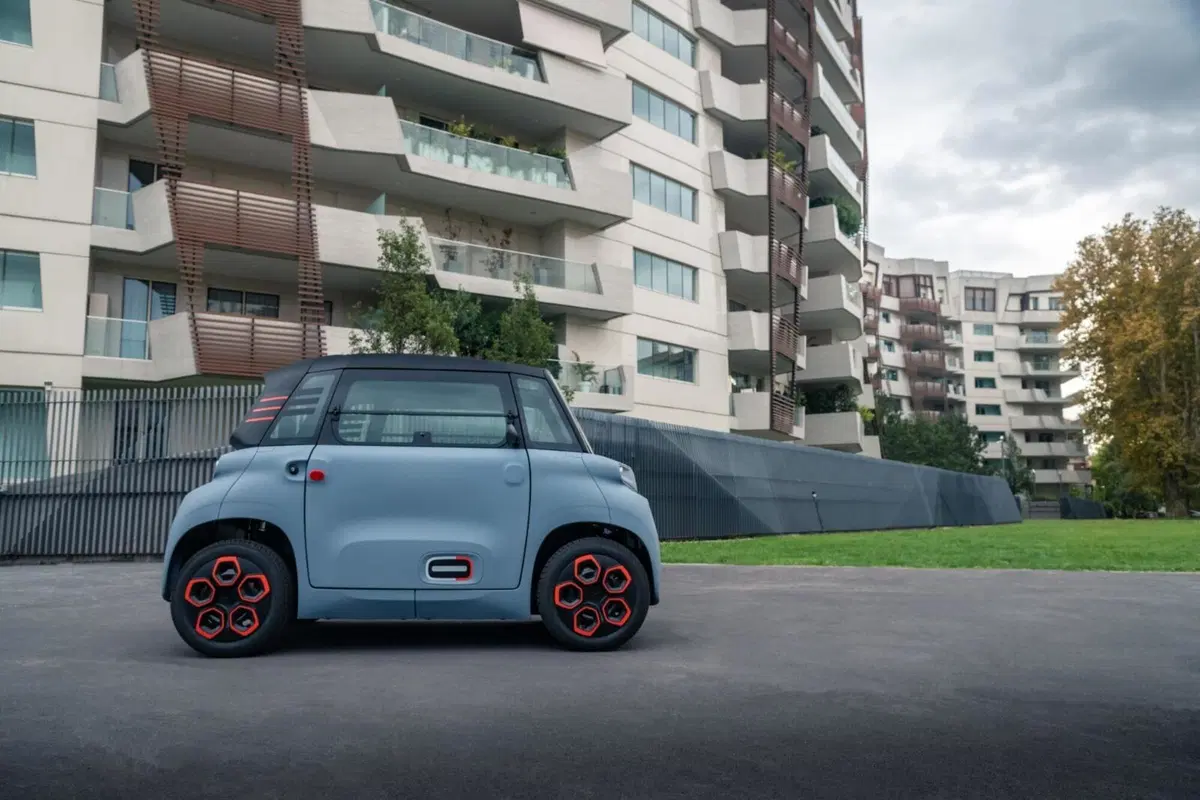 Citroen AMI, 5.430 euro: Super MINI per SMART cities con range 75 km [no patente] (3)