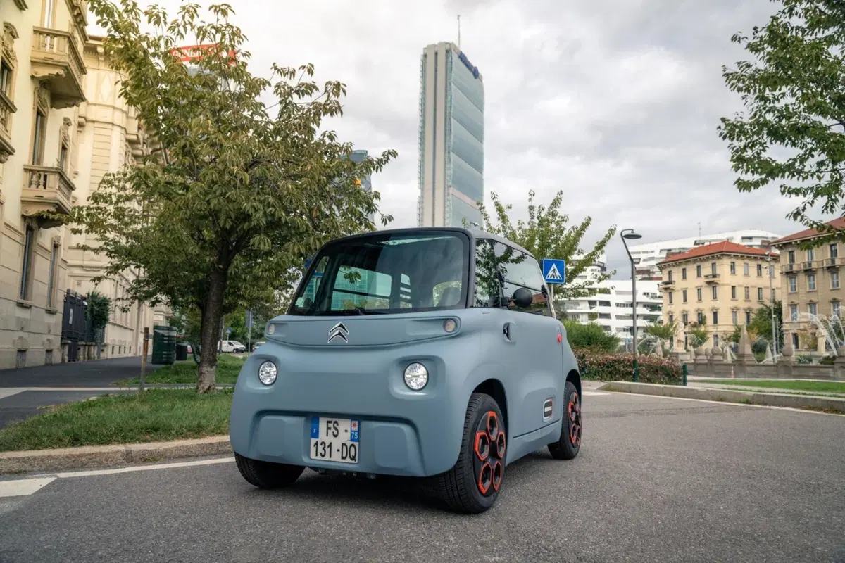 Citroen AMI, 5.430 euro: Super MINI per SMART cities con range 75 km [no patente] (8)