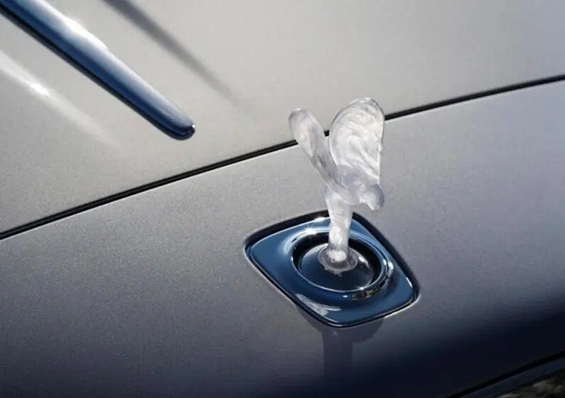 L'Unione europea spegne la statuetta Rolls-Royce. "&Egrave; fuorilegge"