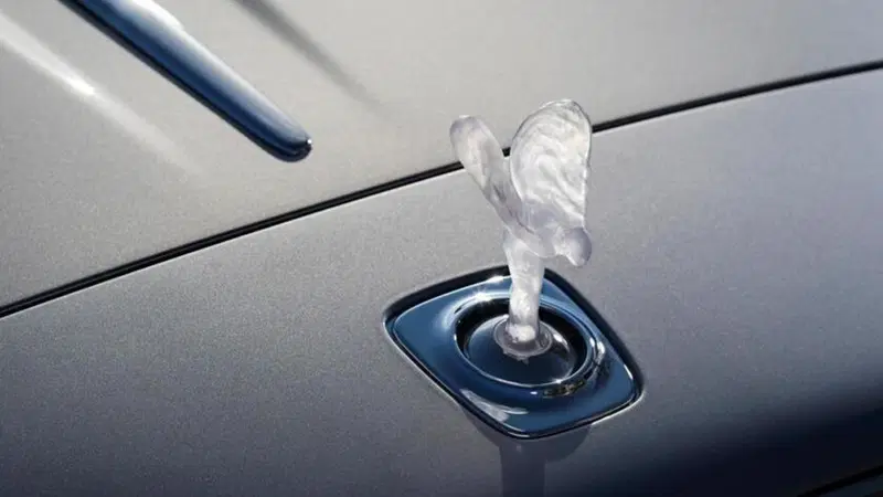 L'Unione europea spegne la statuetta Rolls-Royce. "&Egrave; fuorilegge"