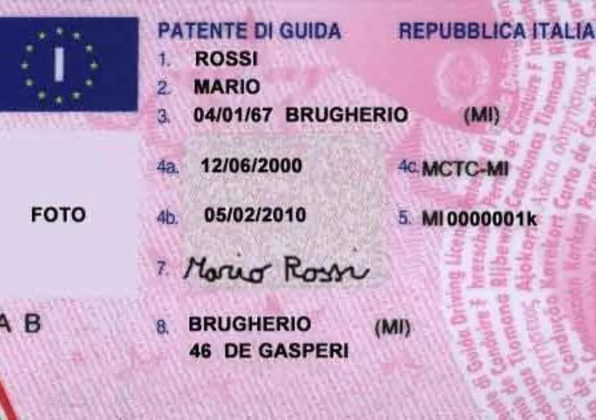 Digitalizzazione: punti patente persi notificati sul telefonino e libretto aggiornato senza "adesivi"