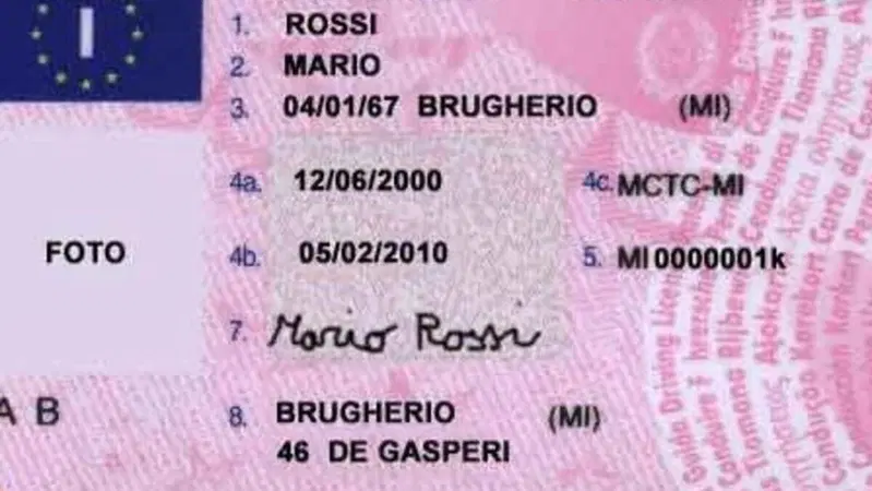Digitalizzazione: punti patente persi notificati sul telefonino e libretto aggiornato senza "adesivi"