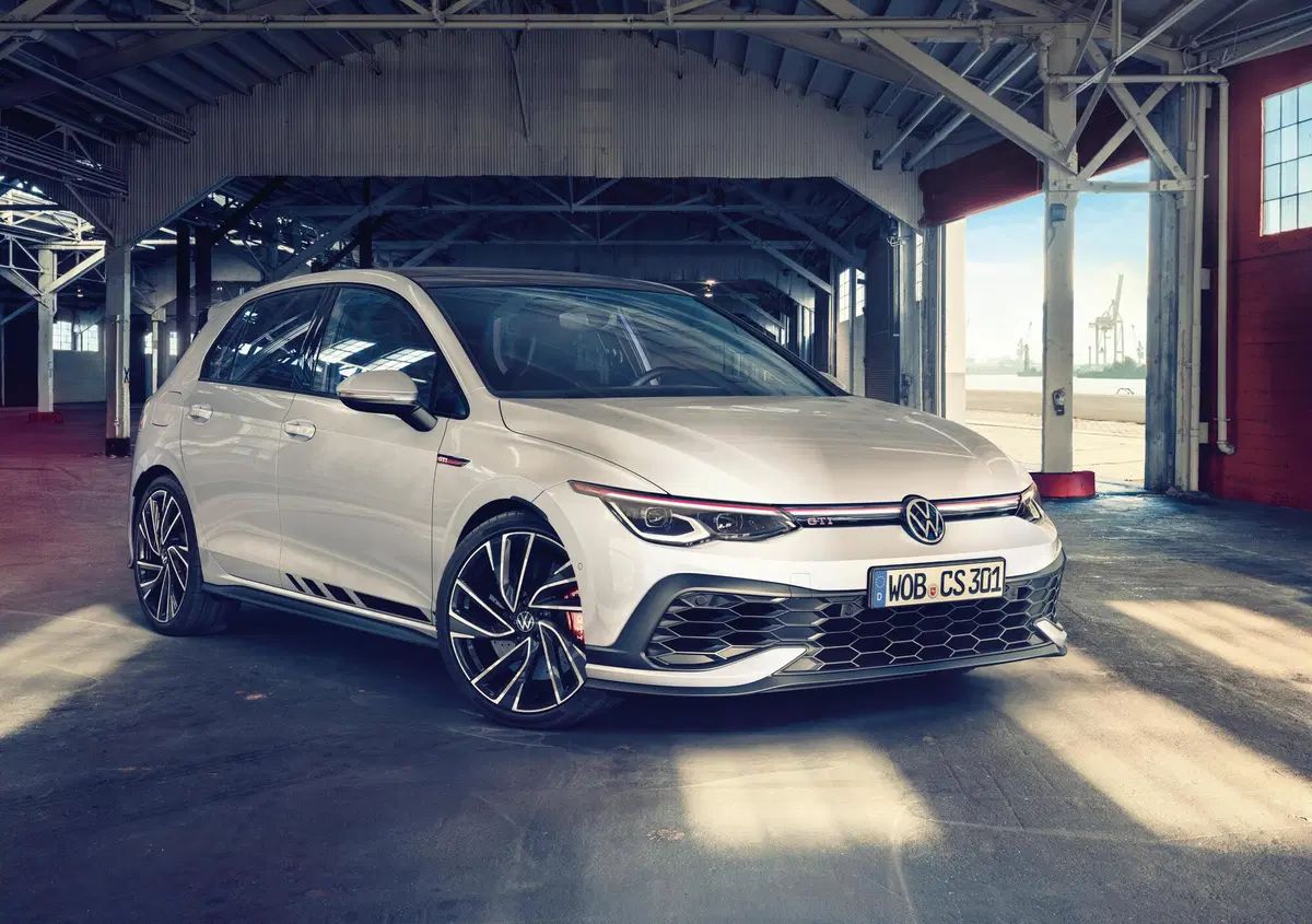 Volkswagen Golf GTI Clubsport, 300 CV per la Golf pi&ugrave; veloce che c'&egrave;