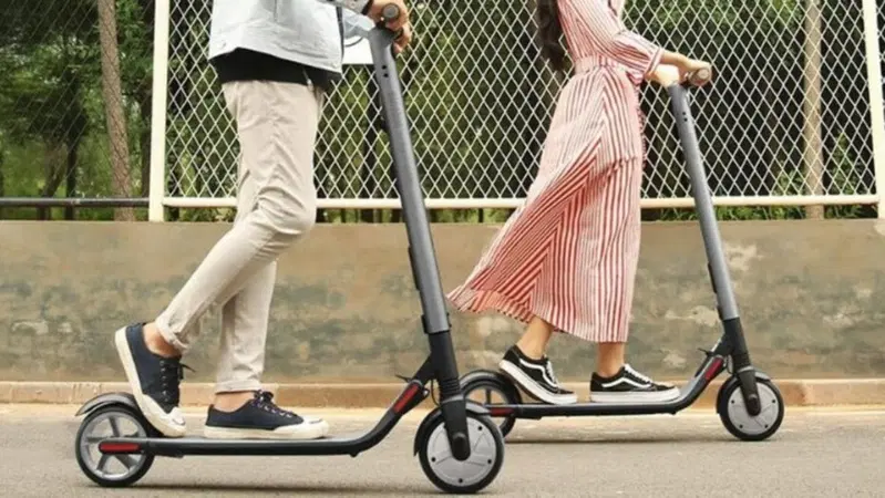 Monopattini, a Milano scatta la rimozione