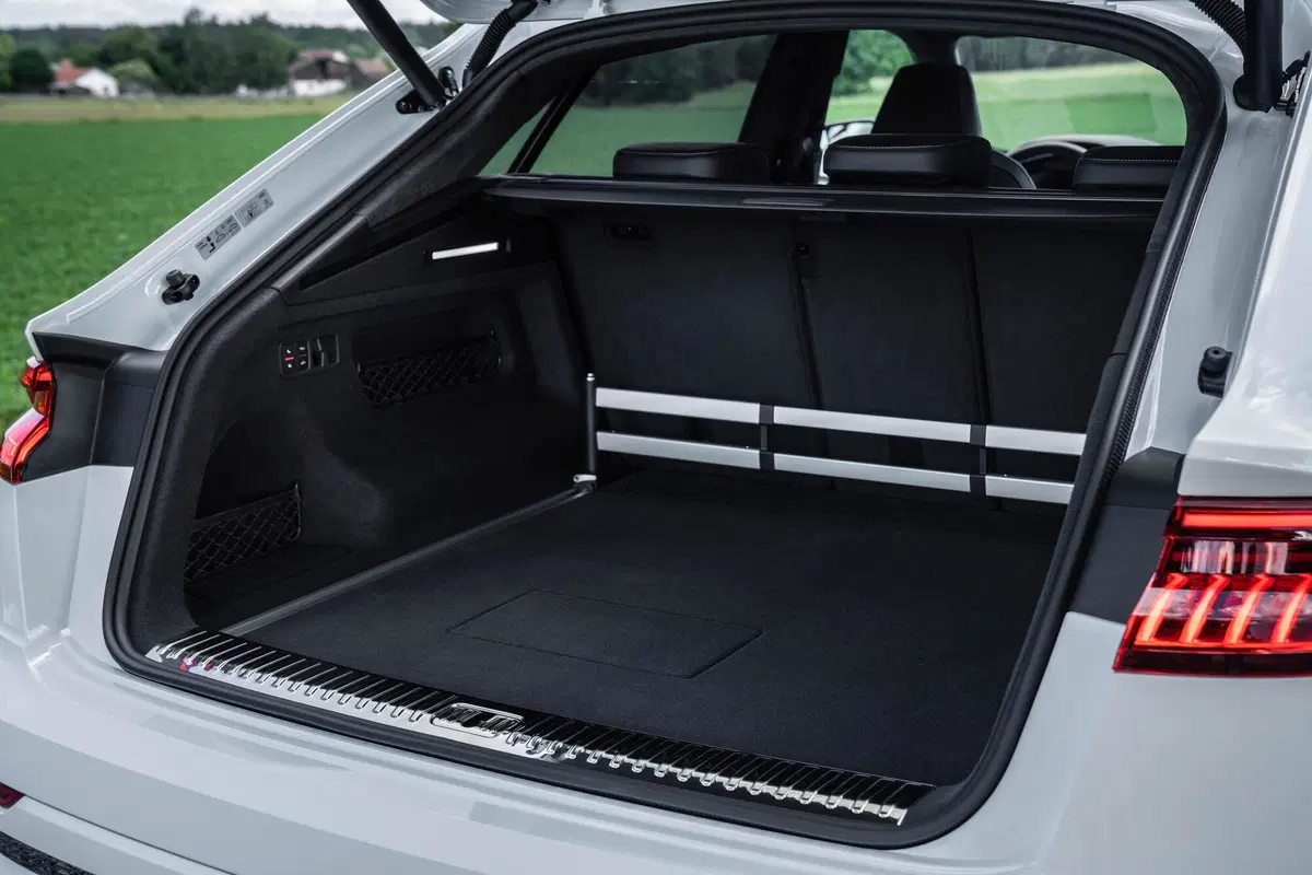 Audi Q8, arriva la versione plug-in hybrid (11)