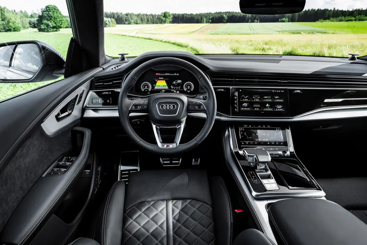 Audi Q8, arriva la versione plug-in hybrid (12)