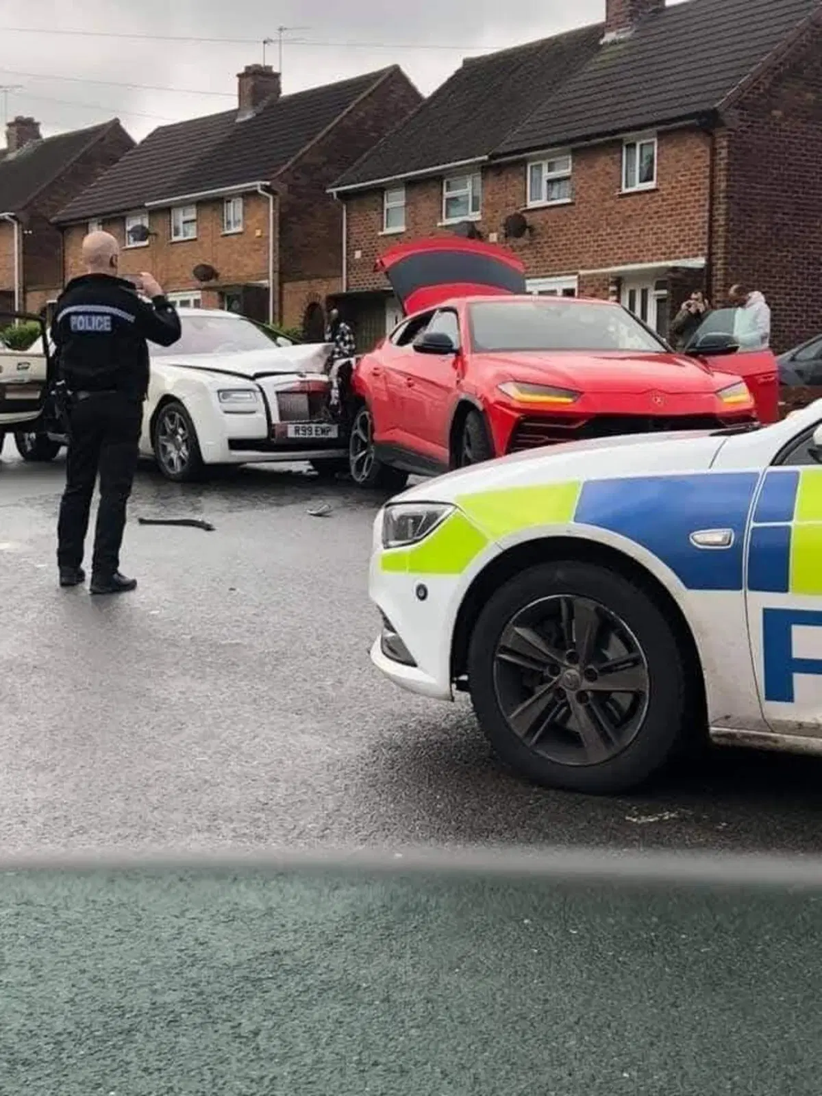 Rolls Royce tampona Lamborghini: Wraith vs Urus per un incidente di...classe (3)