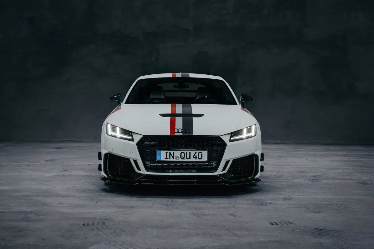 Audi TT RS 40 years of quattro, la serie speciale per i quarant'anni della trazione integrale quattro (4)