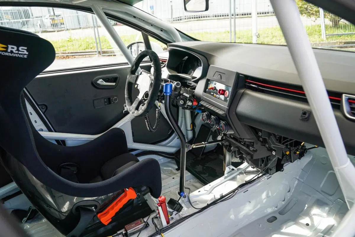 Renault Clio Cup 2021: com'è fatta (19)