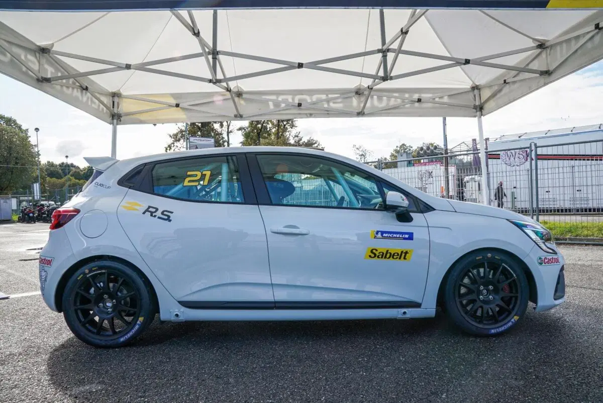 Renault Clio Cup 2021: com'è fatta (22)