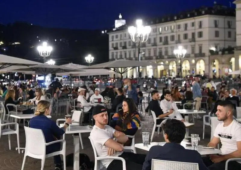 Nuovo DPCM: si potranno chiudere strade e piazze. "Zona rossa" nei luoghi della movida