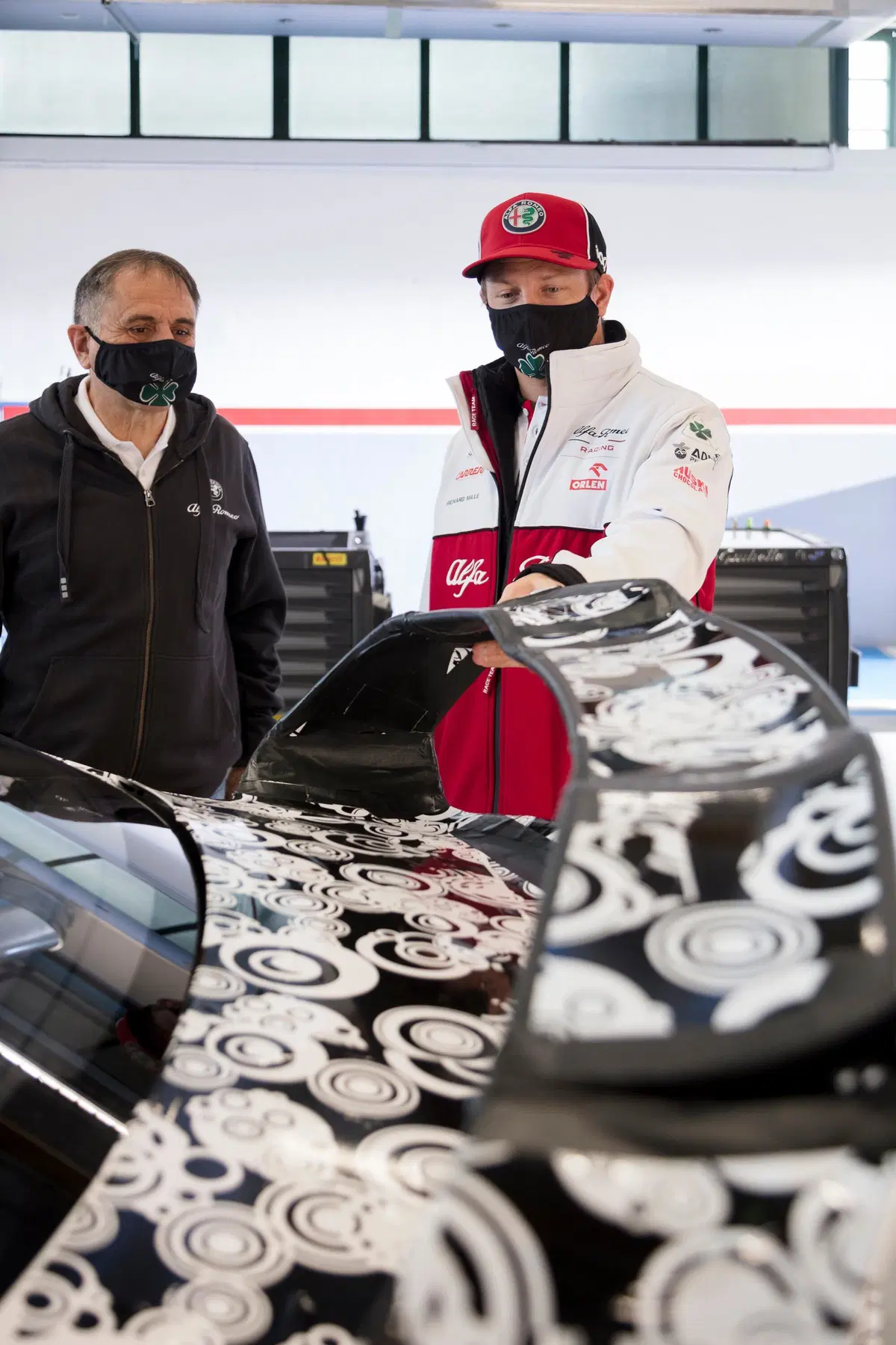 Alfa Romeo Giulia GTA, Raikkonen e Giovinazzi la mettono alla prova [Video] (10)