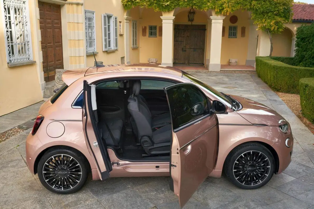 Fiat 500 3+1, la 500 con una portiera in più (2)