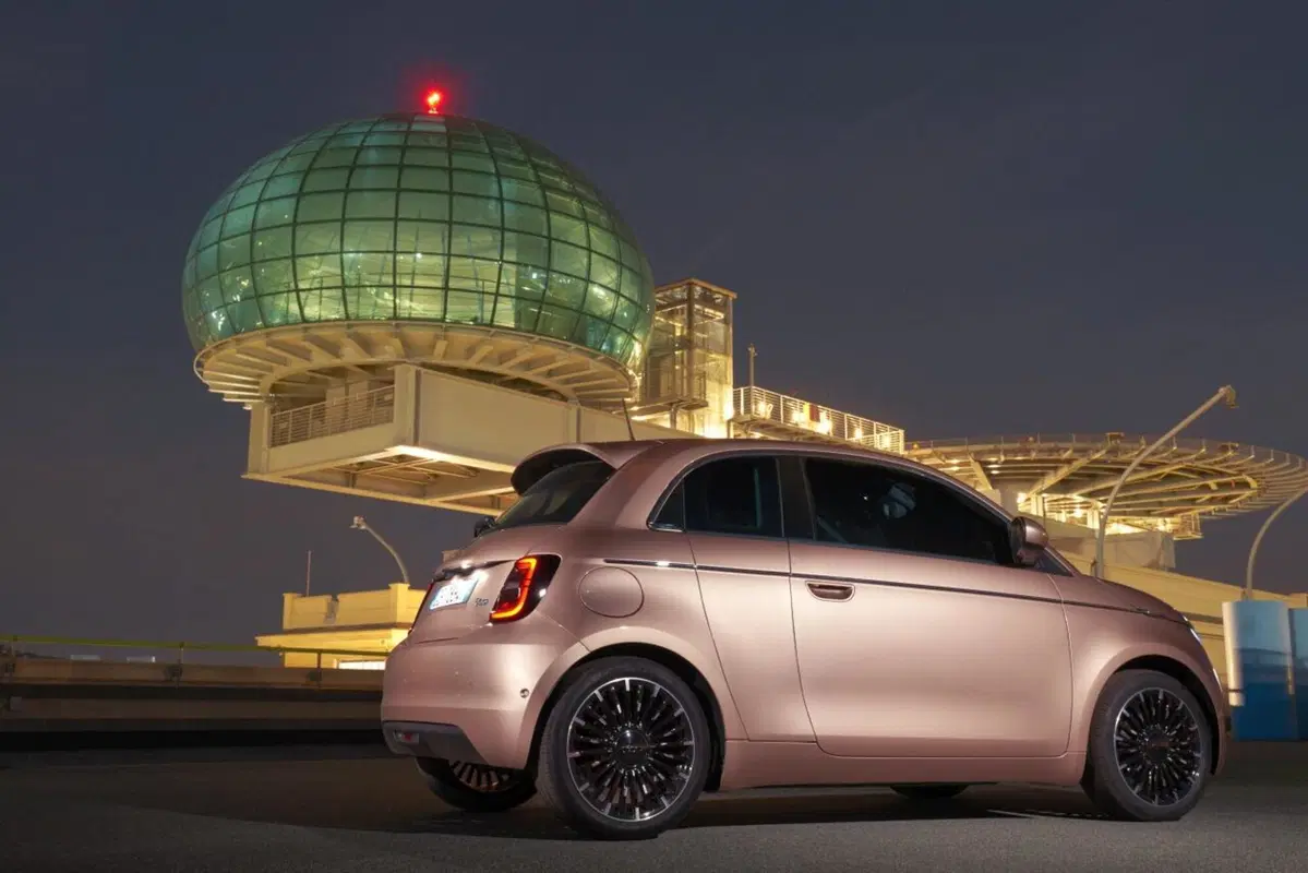 Fiat 500 3+1, la 500 con una portiera in più (4)