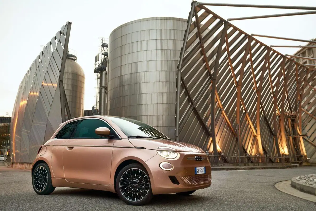 Fiat 500 3+1, la 500 con una portiera in più (20)