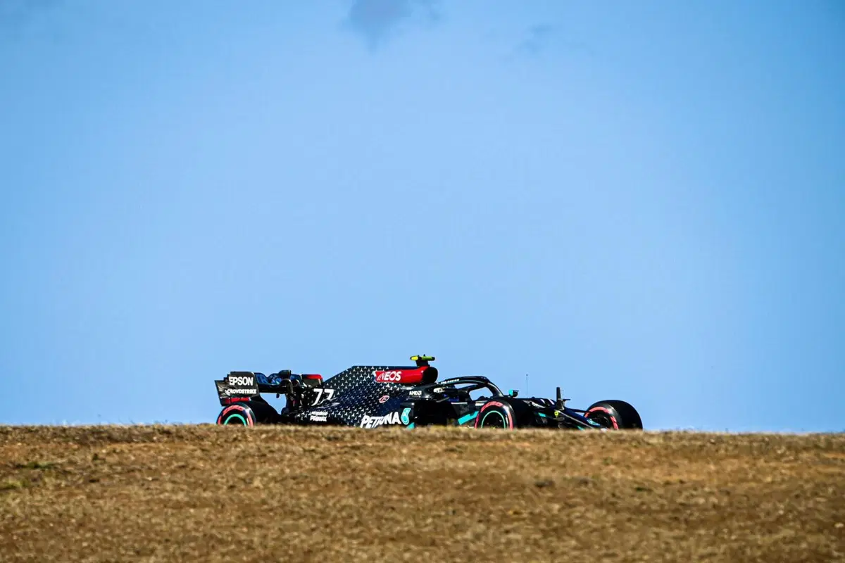 F1, GP Portogallo 2020: Hamilton le suona a Bottas e supera Schumacher (6)
