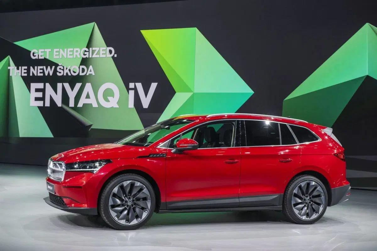 Skoda Enyaq iV debutta in Italia (al MiMo) senza rivali [video] (2)
