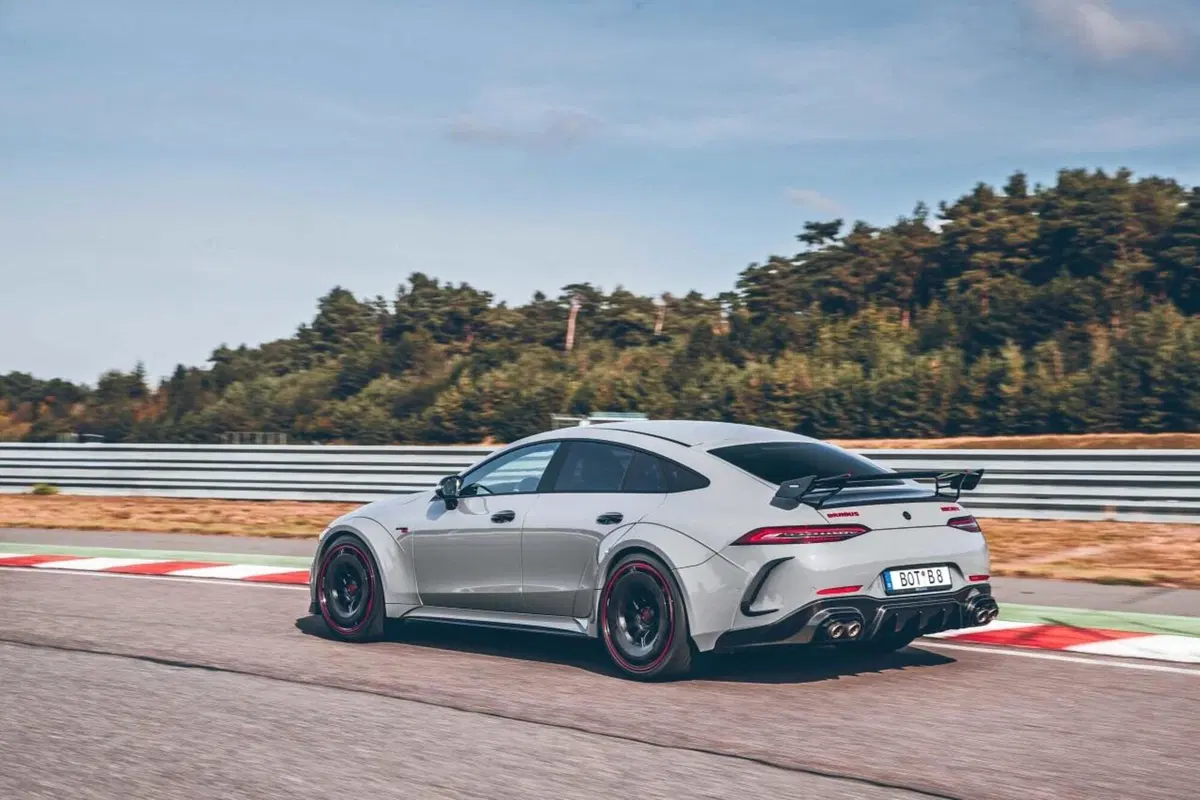 Brabus Rocket 900 'One of Ten': la AMG GT4 da 900 CV! (10)