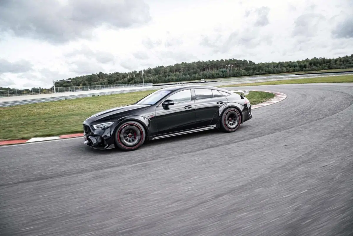 Brabus Rocket 900 'One of Ten': la AMG GT4 da 900 CV! (15)