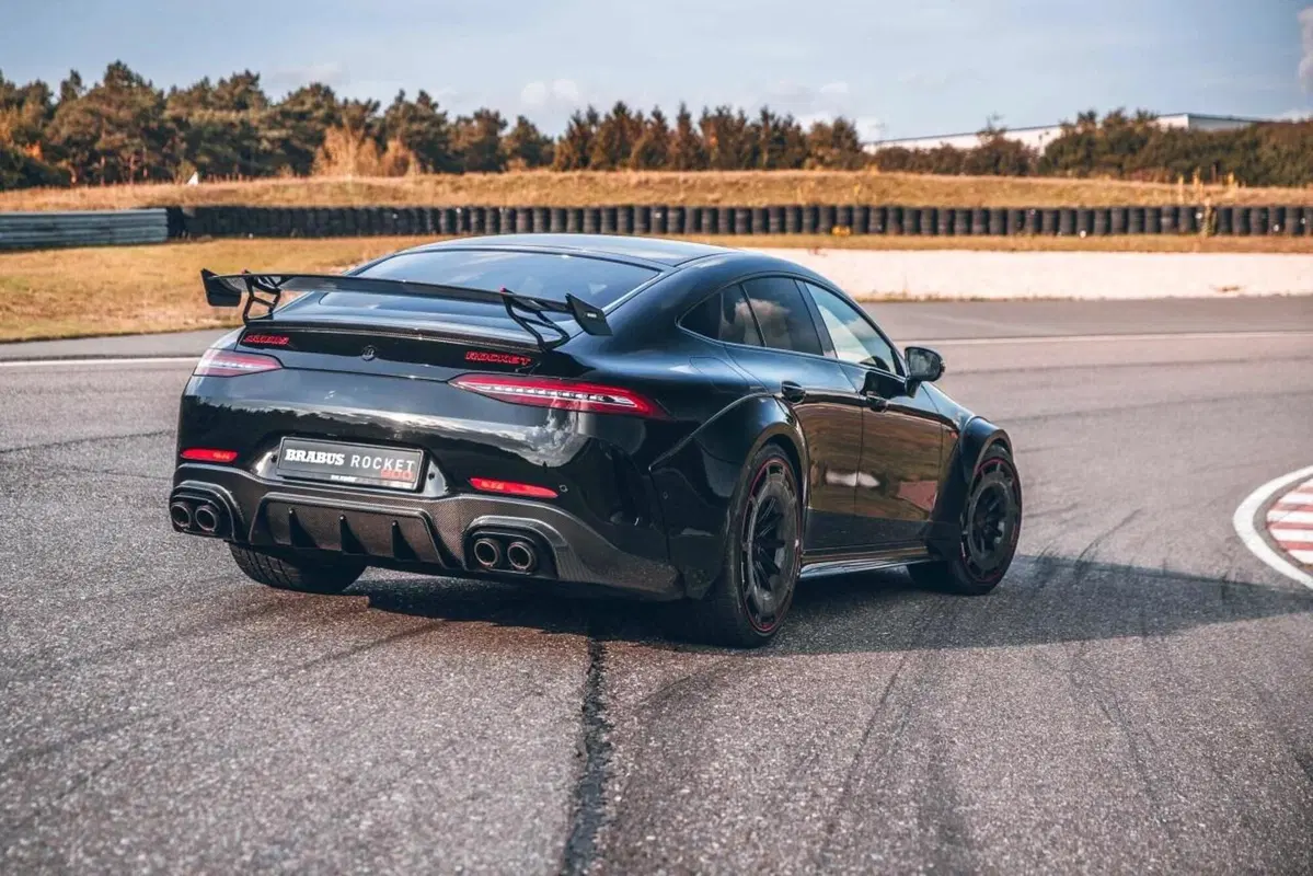 Brabus Rocket 900 'One of Ten': la AMG GT4 da 900 CV! (28)
