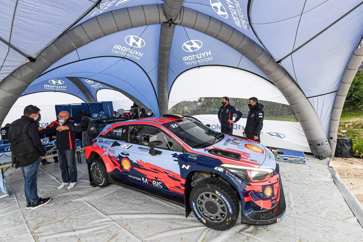WRC20. Rally Italia Sardegna. Neuville come chauffeur (17)