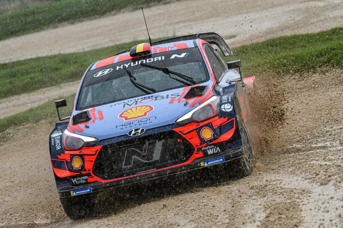 WRC20. Rally Italia Sardegna. Neuville come chauffeur (18)