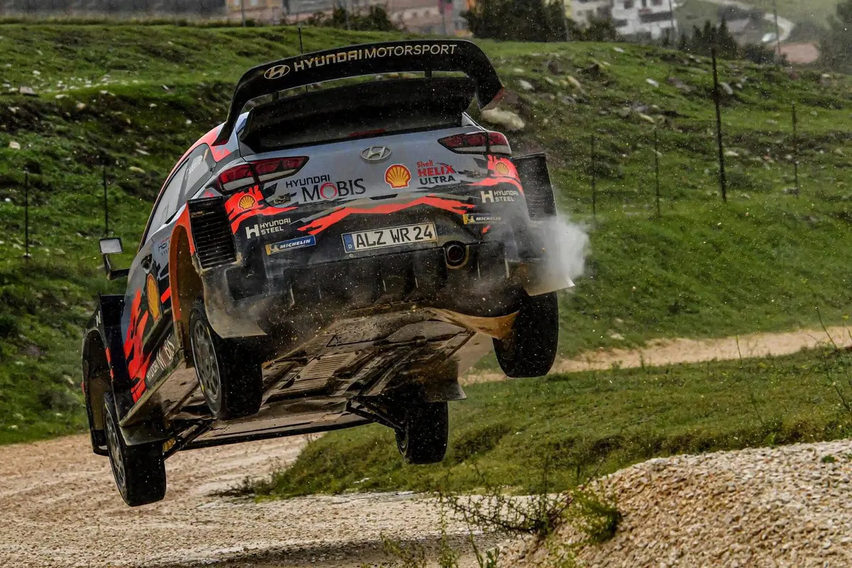 WRC20. Rally Italia Sardegna. Neuville come chauffeur (20)
