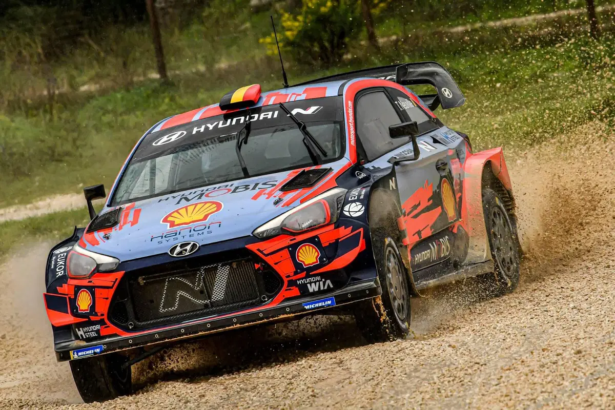 WRC20. Rally Italia Sardegna. Neuville come chauffeur (21)