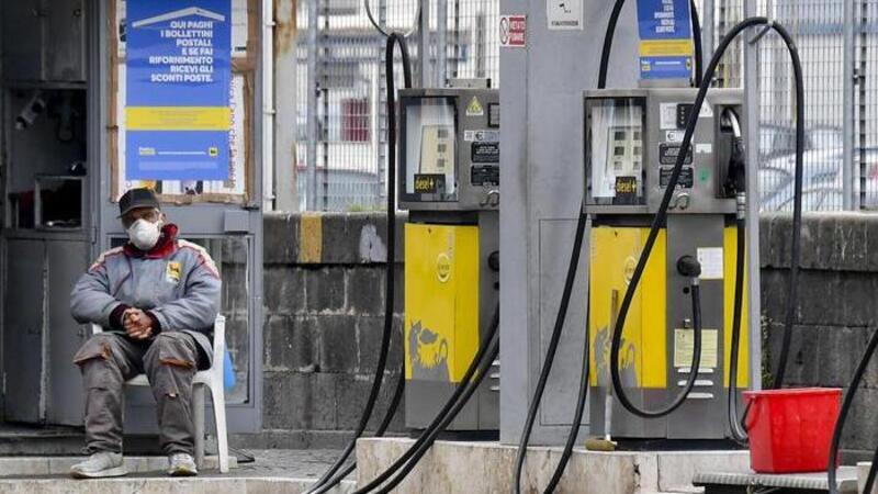 Carburanti, crollo della domanda alla pompa