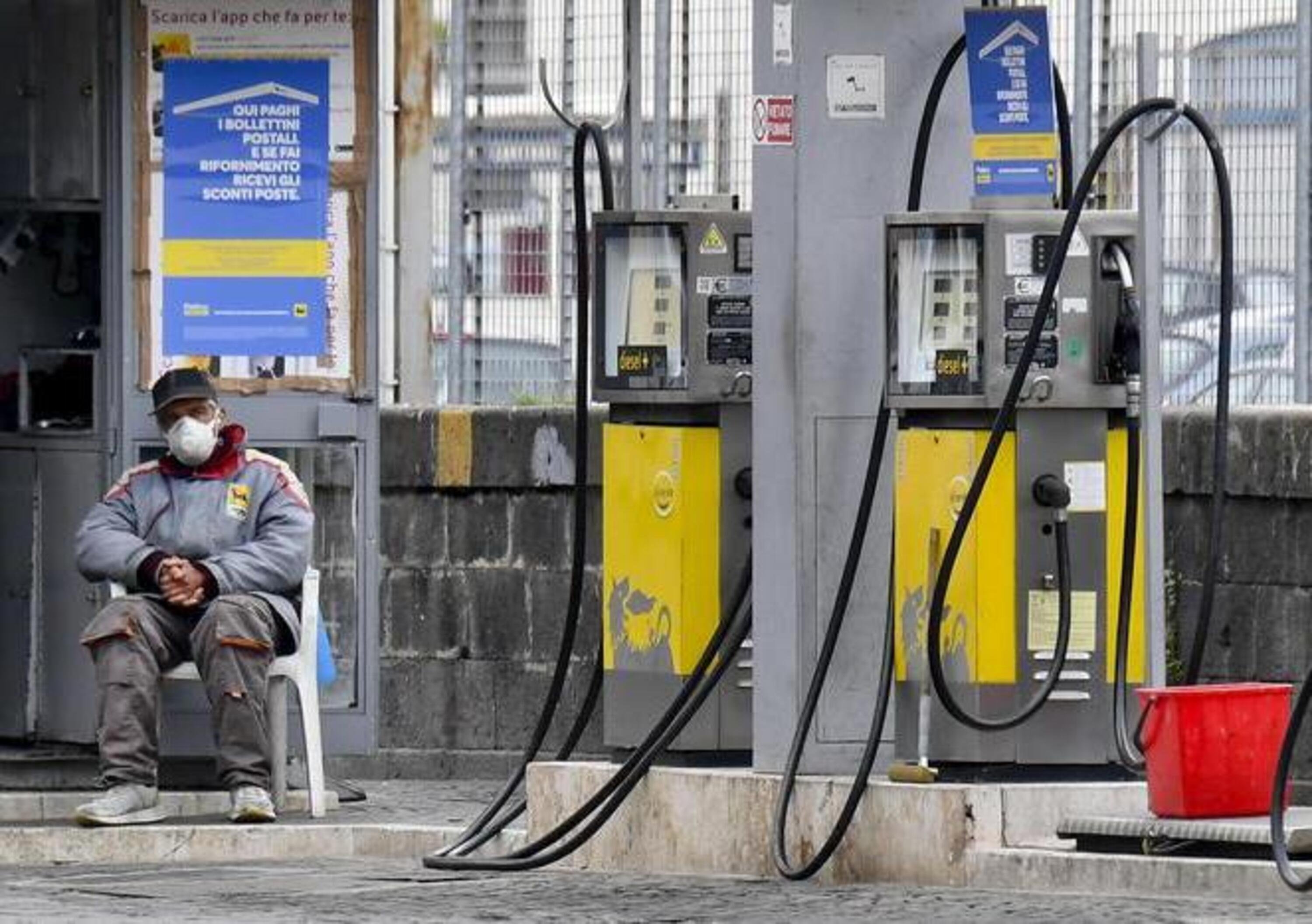 Carburanti, crollo della domanda alla pompa