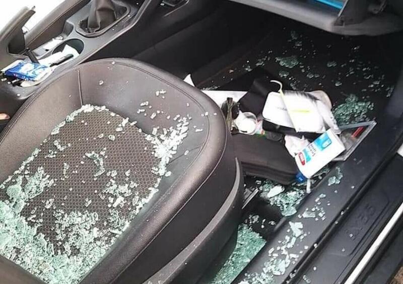 Rimini, auto vandalizzate davanti all&rsquo;ospedale: &ldquo;Attacco mirato al personale sanitario&rdquo; 