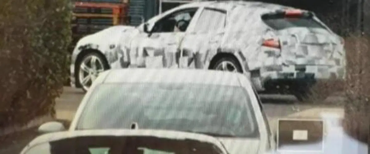 FERRARI Purosangue: è questo il primo mulotipo del SUV? [FOTO SPIA] (3)